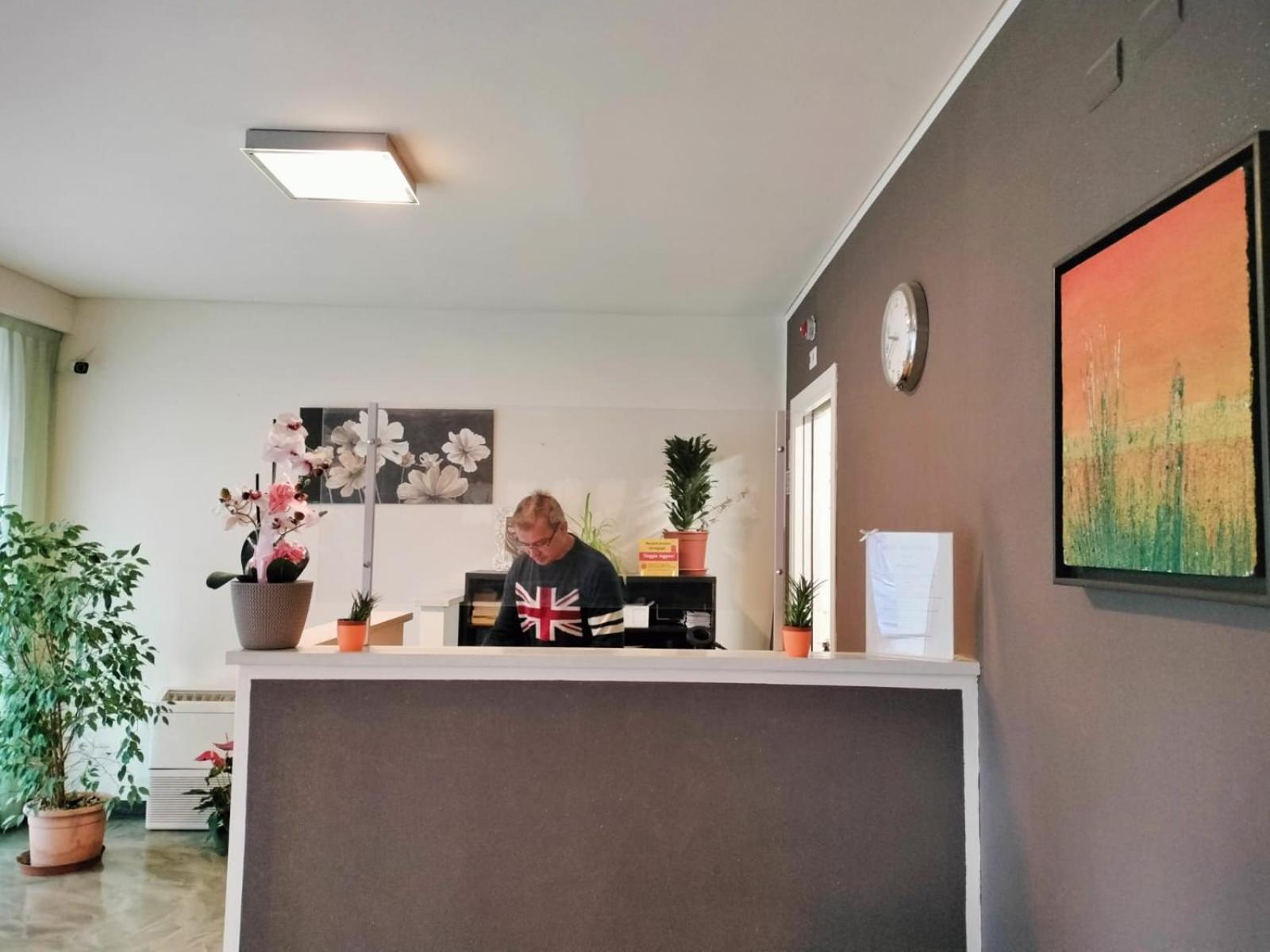 Residence Igea Rimini Eksteriør bilde